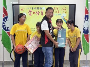 從樹梢看見夢想　黃世芳議員攜手救國團點亮學童未來　