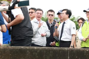 卓揆視察南投外轆排水治理工程