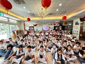 慈小學生走入長照中心 感恩移工阿姨的付出