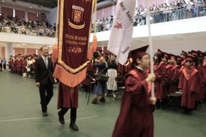 新興國際中小學畢典 媲美大學