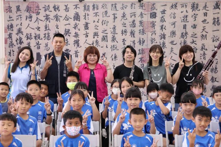 東山國小直笛四連霸與「森。木管三重奏」相會 吹響音樂夢