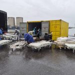 雨中接力送愛到離島 慈濟輔具跨海馳援澎湖