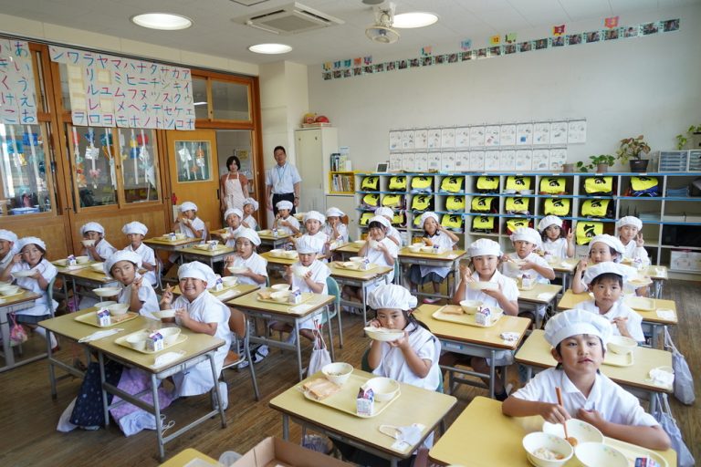 台南鳳梨產地直送日本友誼市 日生:「好好吃！謝謝台南！」