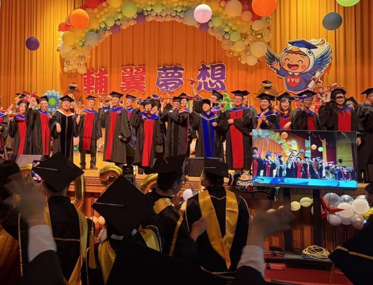輔英科大畢典 祝福學子勇敢逐夢