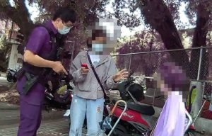92歲失智婦買菜迷途 馬岡警聯繫家屬竟被當詐騙