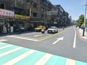 中山區復興路刨鋪翻新 增設左轉車道