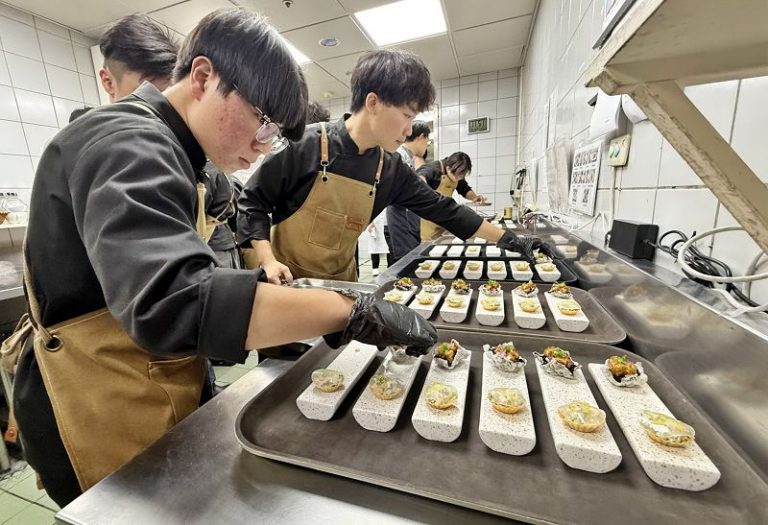 弘光科大餐旅系辦米其林專題發表餐會