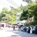 大甲鐵砧山劍井午時水 逾千人朝聖取水
