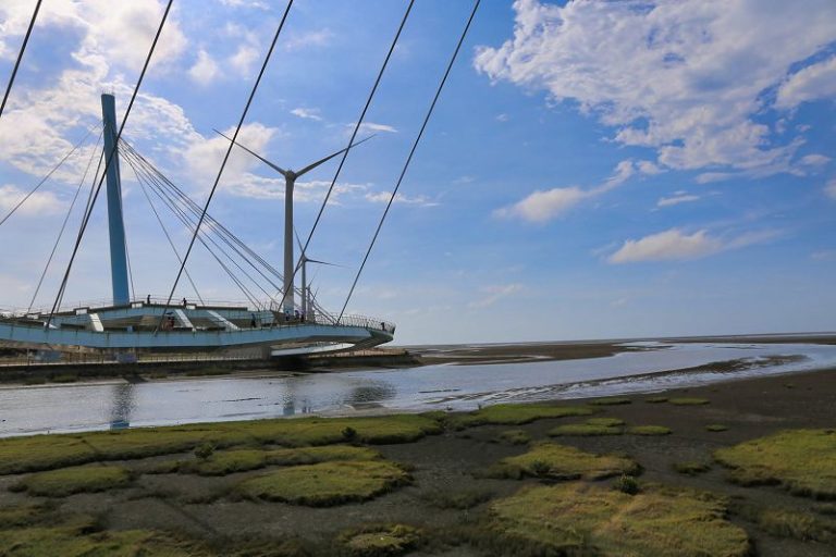 台中7變電所設備故障 海線逾14萬戶停電