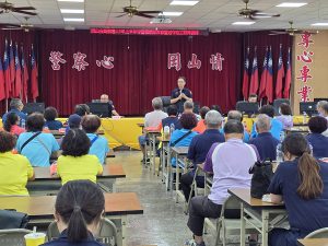 岡山警社區座談會表揚績優巡守員