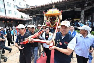 張麗善見證鹿港龍王祭首度雙龍會
