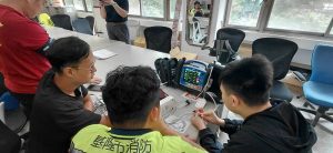 基市消防局獲贈2組高階可攜帶式心臟去顫生理監視器