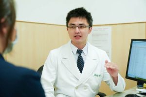 腹脹喘不過氣竟是卵巢癌第四期 維持治療提升存活率