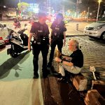 翁跌倒流血 凱旋警聞聲火速伸援