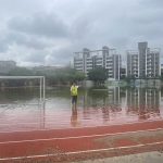 清水國小操場淹成泳池 楊典忠盼速排積水