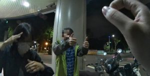 三多警化解鎖車驚魂 無聲卻溫暖的感謝