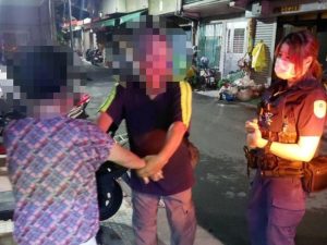 熟悉身影再度迷途　民族警暖心護送婦人返家