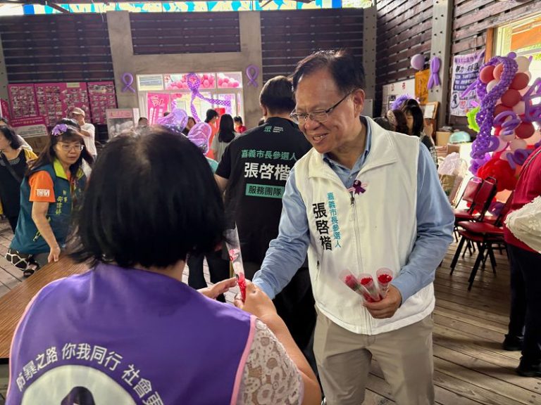 王美惠照抄長輩健保補助政見 張啓楷下戰帖：別當文抄公