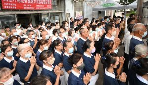高屏人醫進駐東港義診 端節前夕守護漁工健康