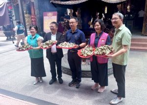 北港武德宮端午送暖 關懷弱勢家庭