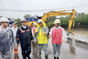 陳其邁視察旗山區溪洲、鯤州抽水站