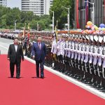 習近平抵達北韓 金正恩親至機場迎接
