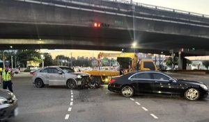 臺中驚傳千萬級別車禍 保時捷與賓士S400相撞
