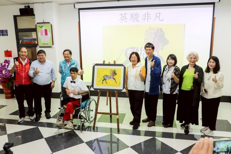 若竹兒書畫聯展慈善拍賣，7幅畫作拍得75萬元