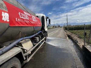 避免農泥污染道路 環保局呼籲農機離田先完成清潔