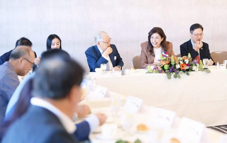 鄭麗文出席舊金山科技界午餐座談 強調國民黨重返執政將導正錯誤能源政策