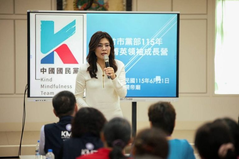 鄭麗文訪美返台首站-新竹 喊話桃竹苗全壘打