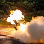陸軍十軍團西海岸試射海馬士多管火箭四枚卡彈