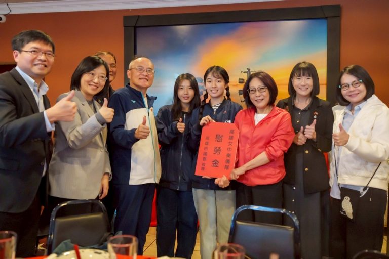 雄女閃耀玫瑰花節 康議長頒10萬勉勵