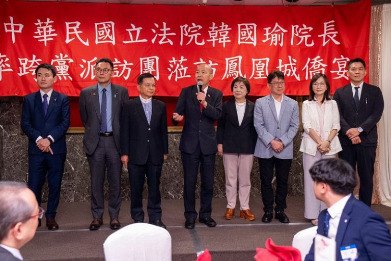 韓國瑜率團訪美首站抵鳳凰城 瞭解台企投資產業布局