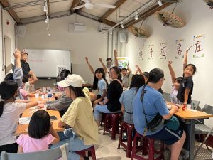 黃埔客站「科普遊客庄」帶親子實作等高線模型