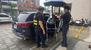 翁腳痛瞞家人下山買藥 電動車拋錨豐警暖救援