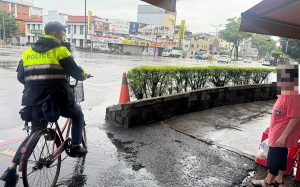 豐警化身鐵馬騎士護送7旬嬤返家