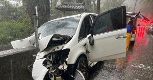 冰雹狂炸中橫 母載2孩自撞受困3人全送醫