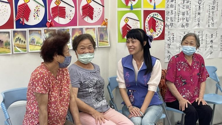 吳品叡提逾80歲長者健保費補助