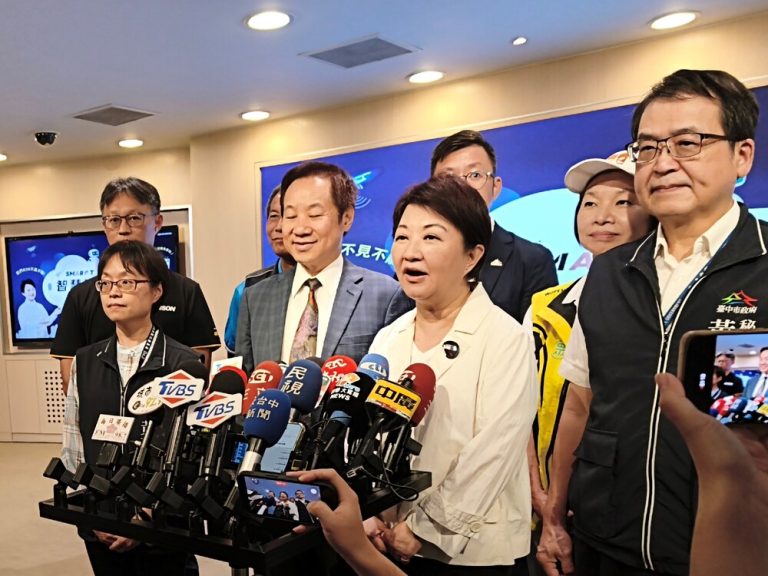 盧秀燕抨中央 「不要忙著幫別人刮鬍子」
