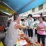 大團結總動員 陳素月直搗彰化市最大菜市場掃街