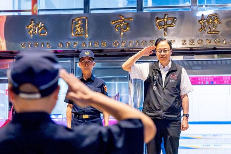 暑期青春專案啟動 張善政宣誓守護青少年
