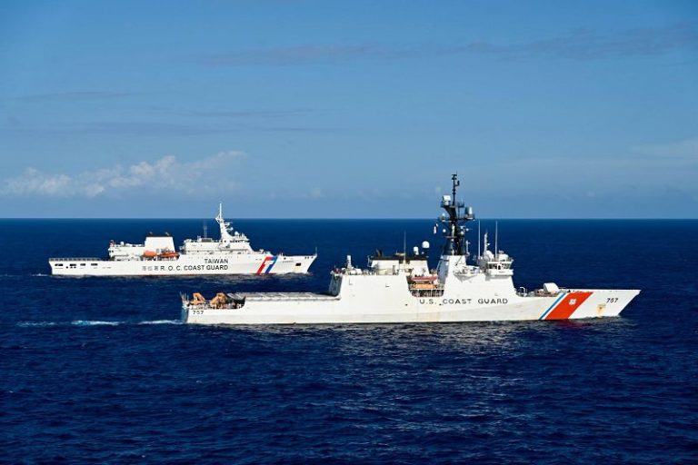 AIT公開台美主力海巡艦艇編隊航行 協調海事目標