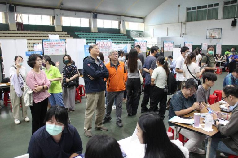 薪動高雄職得幸福 助市民就業