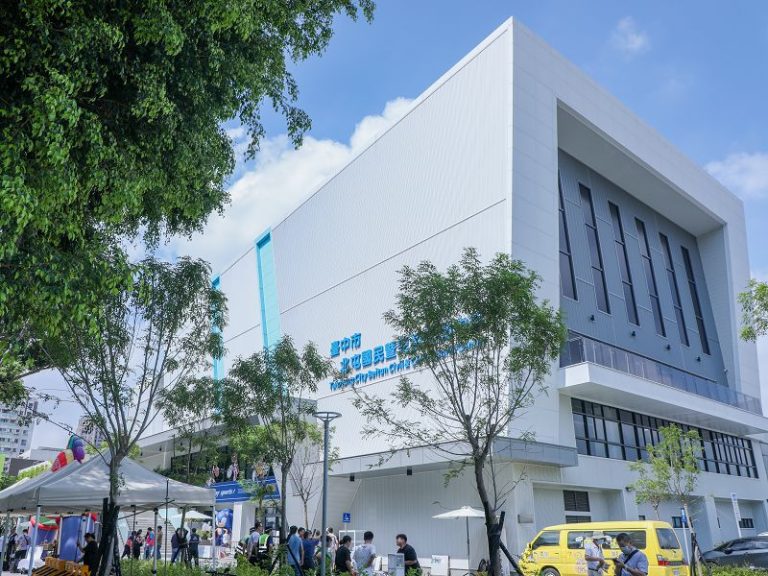 北屯國民暨兒童運動中心正式啟用 盧秀燕：培養冰上運動選手站上世界舞台