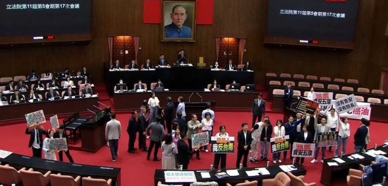 卓榮泰赴立法院報告中聯毒油案 開嗆不是專案道歉