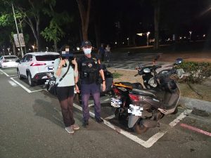 女遍尋不著機車 凱旋警助迅速尋回