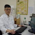 胃裡長石頭 大林慈濟醫師可樂溶石免開刀