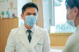 九歲童腹中藏15公分腫瘤 手術完整切除恢復良好