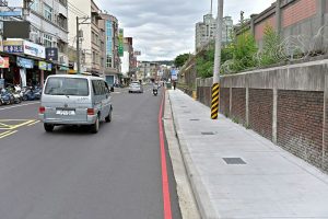 楠梓右昌街新設人行道 通行更安全居民有感